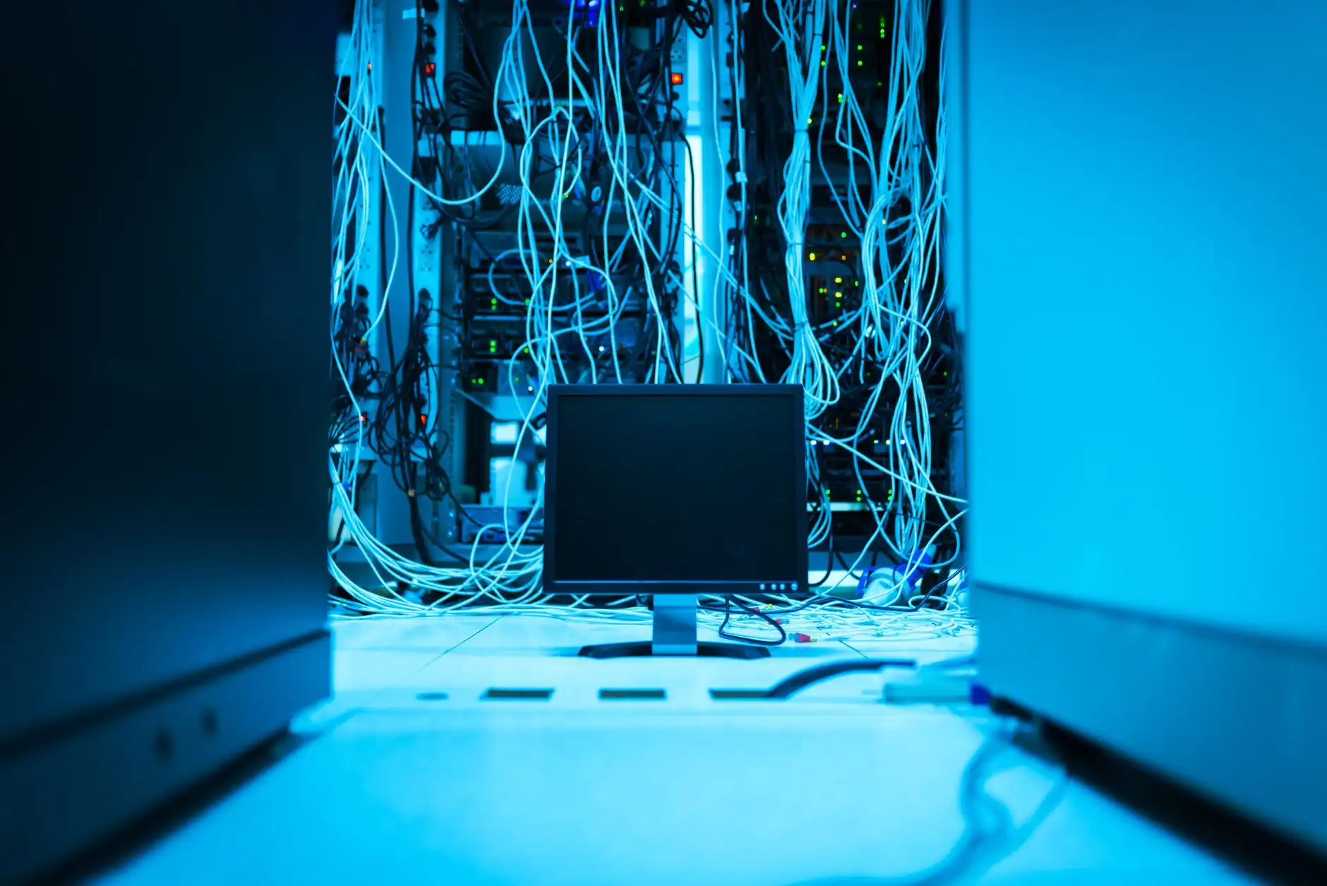 数据中心配电柜与UPS电源协同运行的可靠性设计探讨正文配图 1